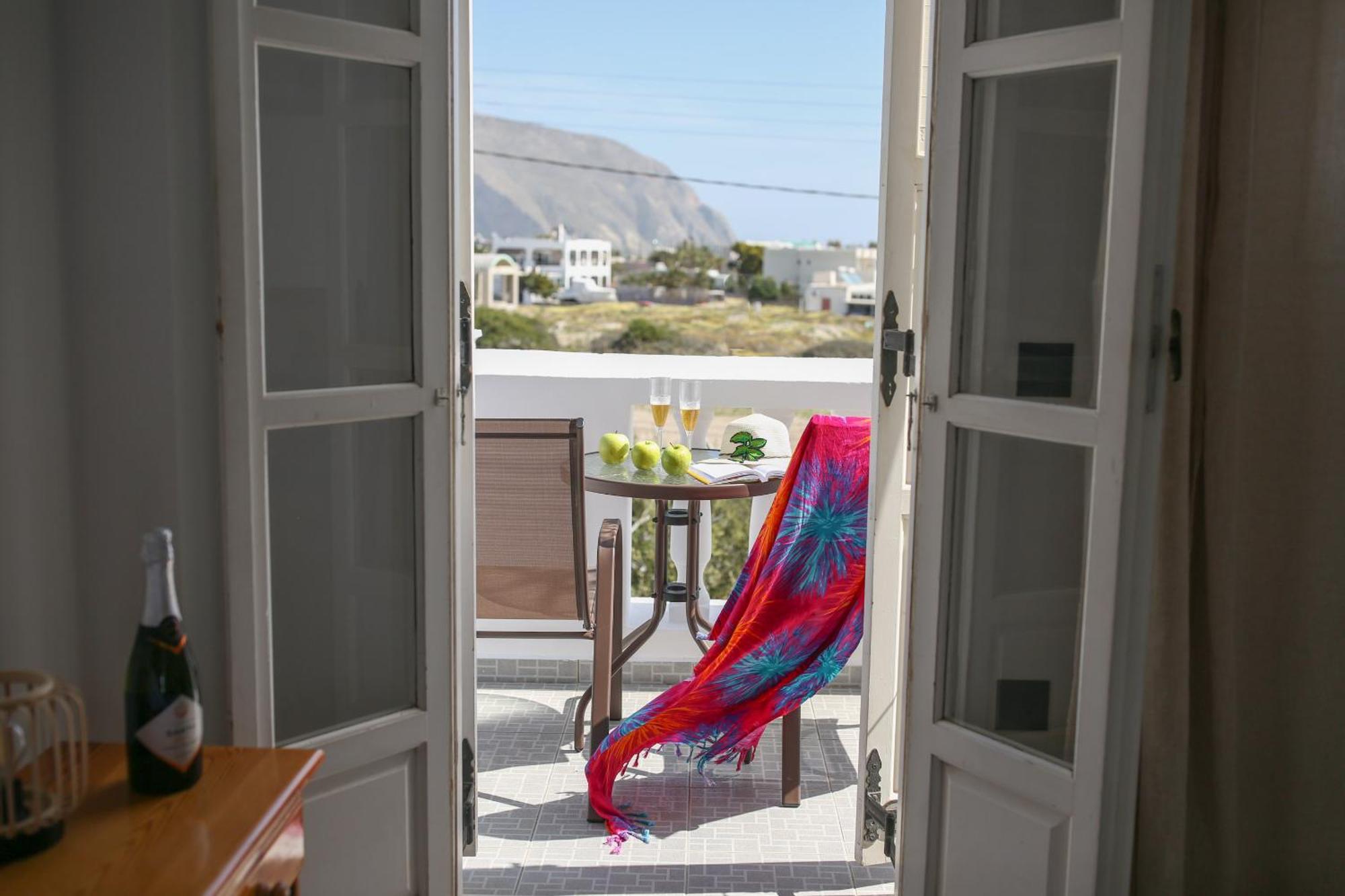 Pension St.George Rooms & Studios Perivolos  Exterior photo